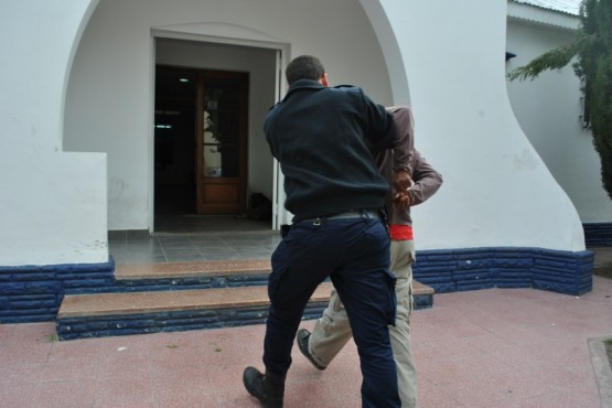 El bailarín desde la tarde de ayer se encuentra detenido. 