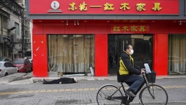 China prohíbe a 11 millones de personas salir de una ciudad por un gran rebrote