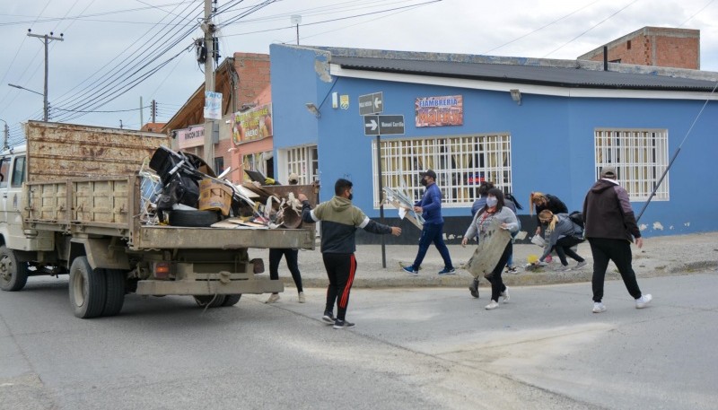 Río Gallegos| Se realizó operativo de limpieza en el Barrio Evita