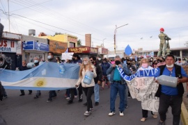 Caleta Olivia| Nueva marcha del agua: reclaman por una Ley que no satisface sus expectativas