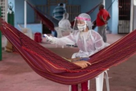 Pacientes con coronavirus escapan de los hospitales ante la falta de oxígeno