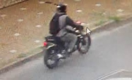 Un ladrón le agradeció a su moto por ayudarlo a escapar