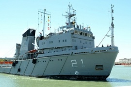 La Armada despliega al ARA Puerto Argentino para dar apoyo en la Antártida