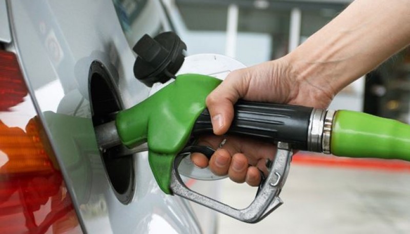 El consumo de combustibles se ubicó en enero 10,3% debajo de marzo de 2020.
