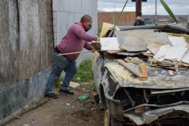 Obras Públicas: Municipio de Río Gallegos  retiró chatarra en el barrio Evita