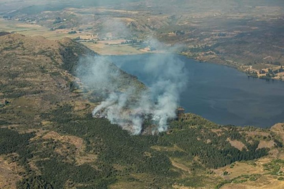 Incendio cercano al Lago Pellegrini