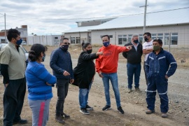 Intendente de Río Gallegos Pablo Grasso recorrió obra de agua que realiza el IDUV