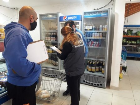 Controles en supermercados y comercios.