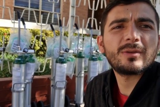 Un youtuber rifó sus autos para comprar tubos de oxígeno para pacientes de Covid-19