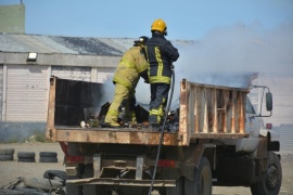 Se incendió un camión municipal en el Vaciadero de Río Gallegos