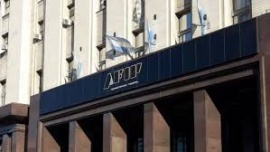 La AFIP habilitó la opción para la devolución del 35% por las compras en dólares
