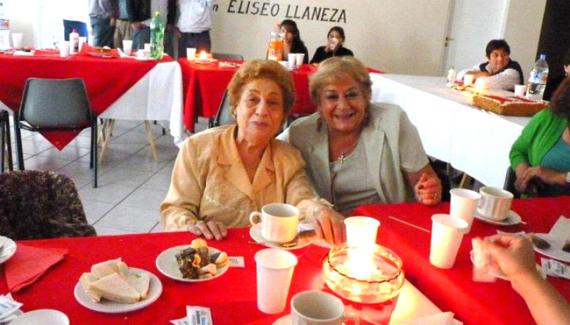 Dra. Ángela Sureda junto a Tita Allochis.