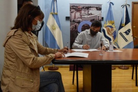 Municipio de Río Gallegos firmó acta acuerdo con librerías por canasta escolar