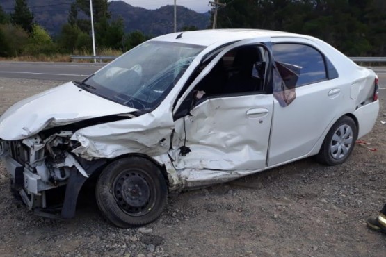 Violento choque en cruce a Lago Puelo