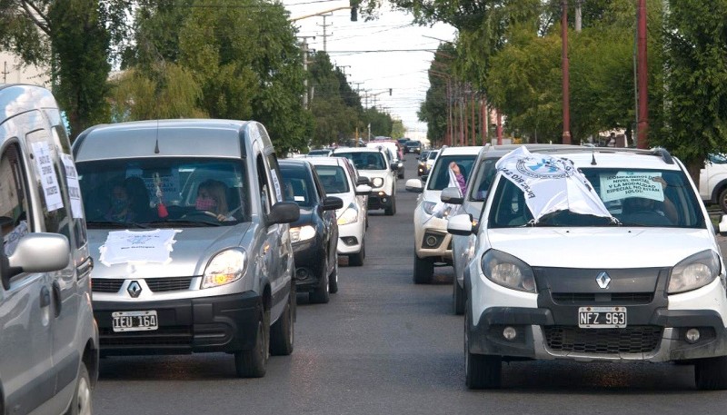 Bocinazo ayer de ADOSAC en el CPE. (L.F)