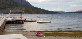 Buscan a persona que desapareció en el lago 