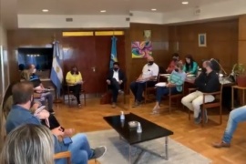 Los gremios docentes recibieron la propuesta salarial para achicar la deuda