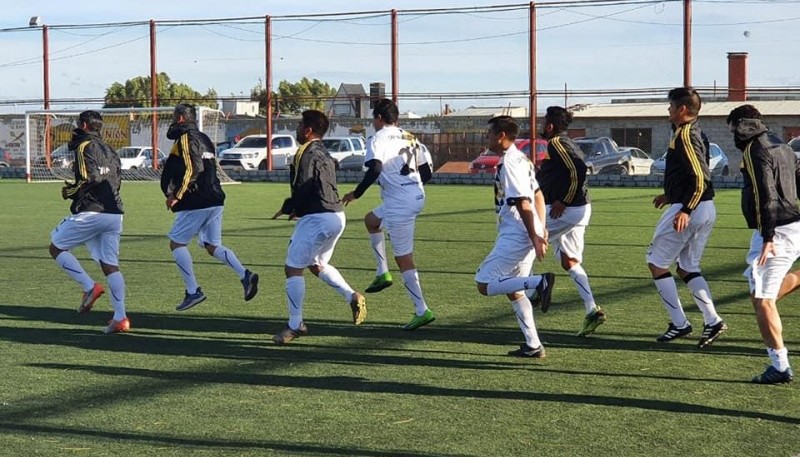 Los jugadores volvieron a la cancha por la Copa Argentina Seniors.