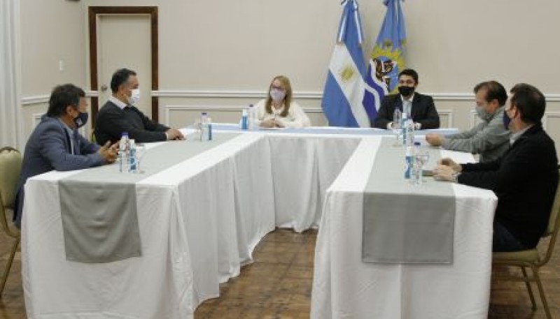 Alicia Kirchner se reunió con autoridades de la Comisión Nacional de Regulación del Transporte