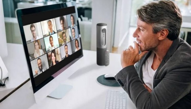 Un estudio revela por qué nos cansamos más en reuniones virtuales que presenciales