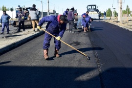 Segundo día de repavimentación de la Avenida San Martín