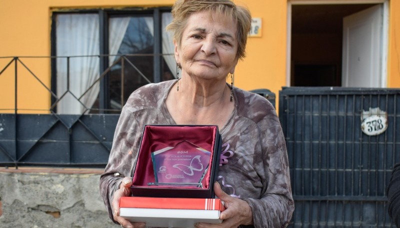 Semana de la Mujer: Entrega de reconocimientos a vecinas de Río Gallegos 