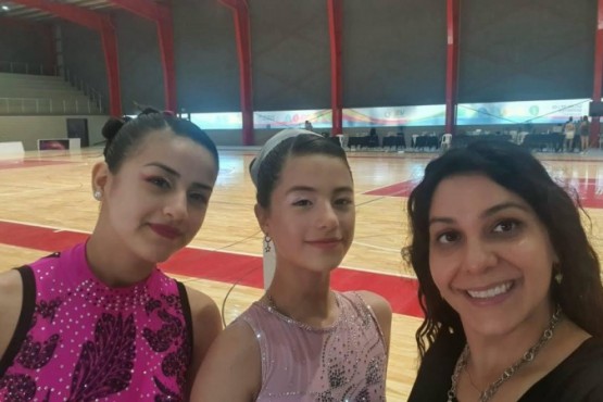 Aitana Españón y Abril Ortega, en el Open Nacional de Clubes de Patín Artístico.