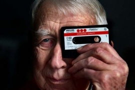 A los 94 años murió Lou Ottens, el inventor del cassette