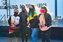 Entregaron los premios a las ganadoras de los torneos por el Día Internacional de la Mujer en Río Gallegos