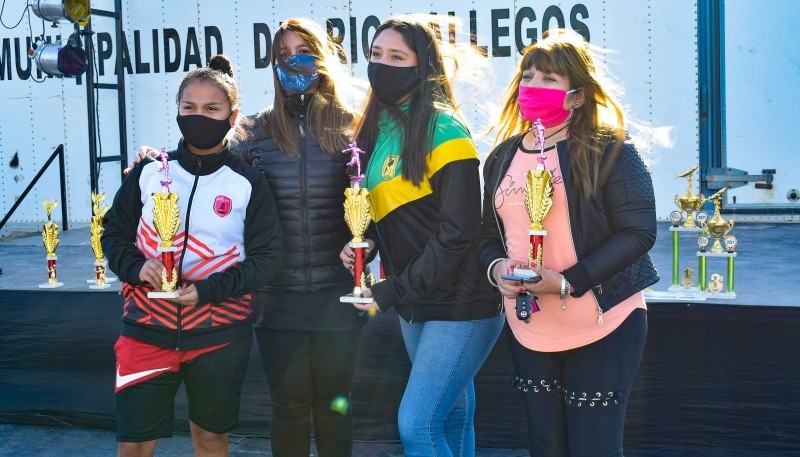 Entregaron los premios a las ganadoras de los torneos por el Día Internacional de la Mujer en Río Gallegos