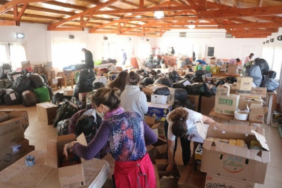 Desde El Calafate partió la colecta solidaria hacia la Comarca Andina