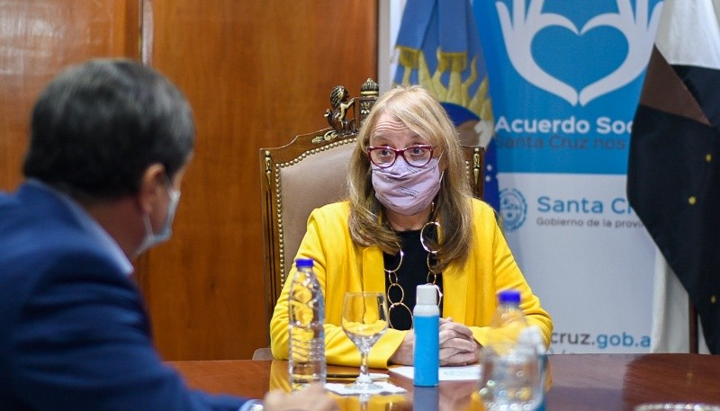 Alicia Kirchner junto a Daniel Arroyo. 