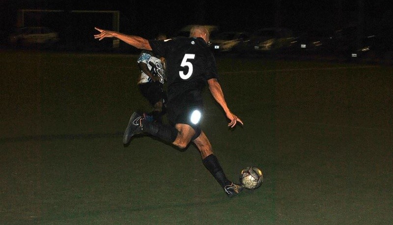 Otra noche de buen fútbol se vivió en la cancha del Albiverde.