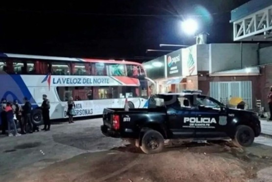Un hombre manipuló a una chica de 14 años a través de un videojuego y quiso llevársela en micro a Bolivia 