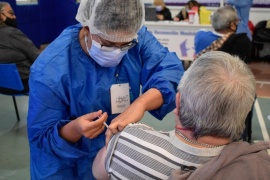 Vacunatorio Municipal de Río Gallegos continúa con la atención a mayores de 66 años