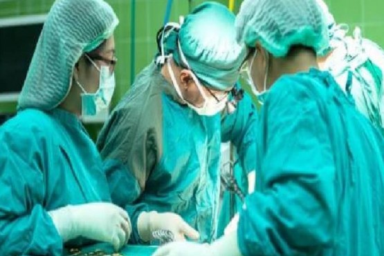 Un nene nació con el intestino “pegado” al pulmón y sobrevivió de milagro