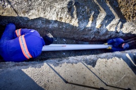 Colocación de caños en decantadores en Ameghino y Zapiola de Río Gallegos