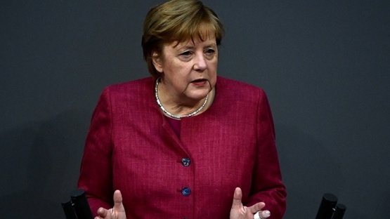 Merkel defendió las restricciones más dura