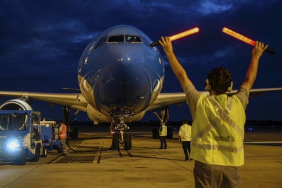 Partió a Moscú el vuelo número 12 de Aerolíneas para traer más vacunas