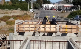 Retomaron los trabajos en el puente de Caleta Córdova