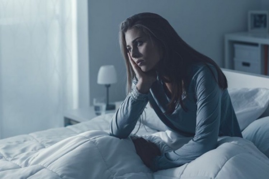 Las mujeres que se despiertan de noche “son más propensas” a sufrir derrames cerebrales