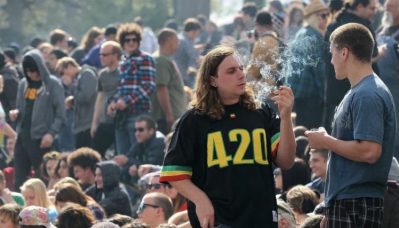 420: qué significa y dónde nació una expresión ligada a la marihuana