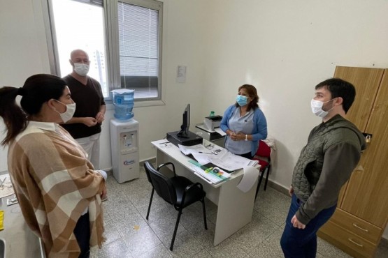 Nacho Torres y Ana Clara Romero visitaron el Hospital Alvear de Comodoro Rivadavia