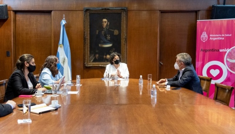 Reunión con la ministra de Salud, Carla Vizzotti.