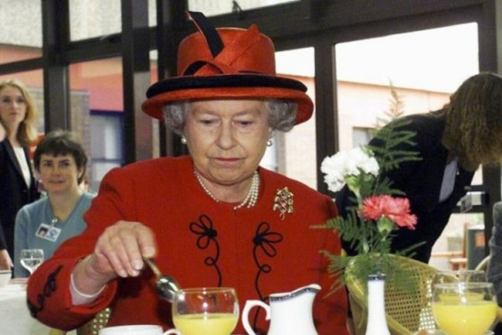 El truco de la cocina real para evitar que envenenen a la reina Isabel II