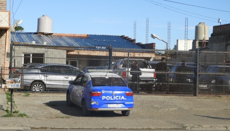 Vivienda allanada (Foto El Caletense).