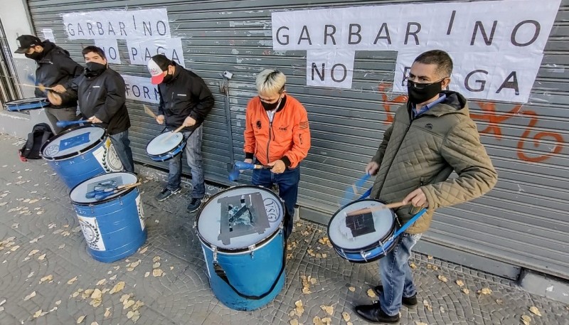 Embargue y secuestro de mercadería tras el cierre de Garbarino de Río Gallegos 