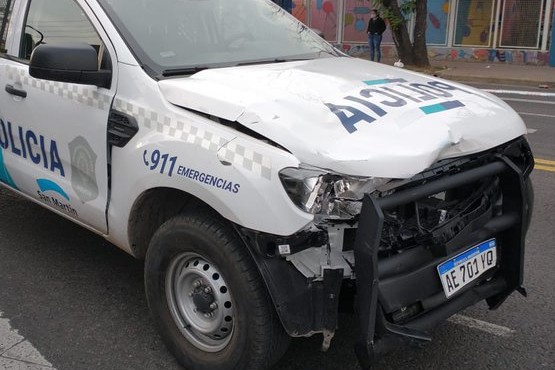 Un patrullero iba en contramano y cruzó en rojo: atropelló y mató a un joven de 21 años