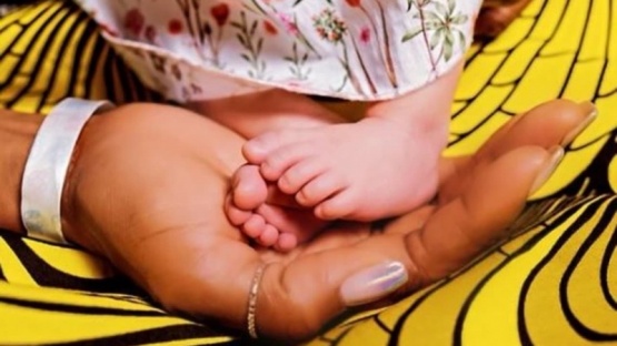 Naomi Campbell, mamá a los 50 años: compartió la primera foto de su beba
