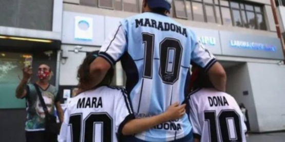 El papá de las mellizas Mara y Dona tendrá otro hijo y nacería el día de la muerte de Diego Maradona